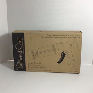 Pampered chef cookie press with disks new in box